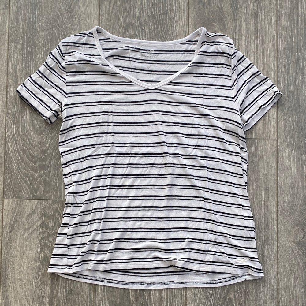 Hollister - White & Black Striped Short Sleeve Casual Tee - Size XS